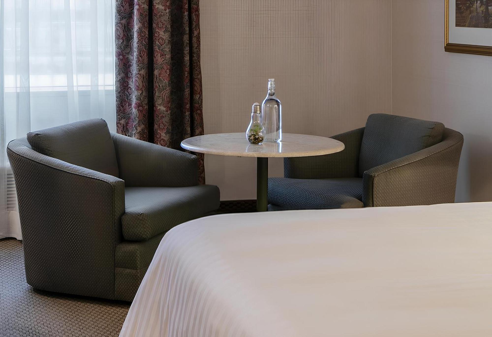 Hotels Gouverneur Montreal - Ile Charron Бушервил Екстериор снимка
