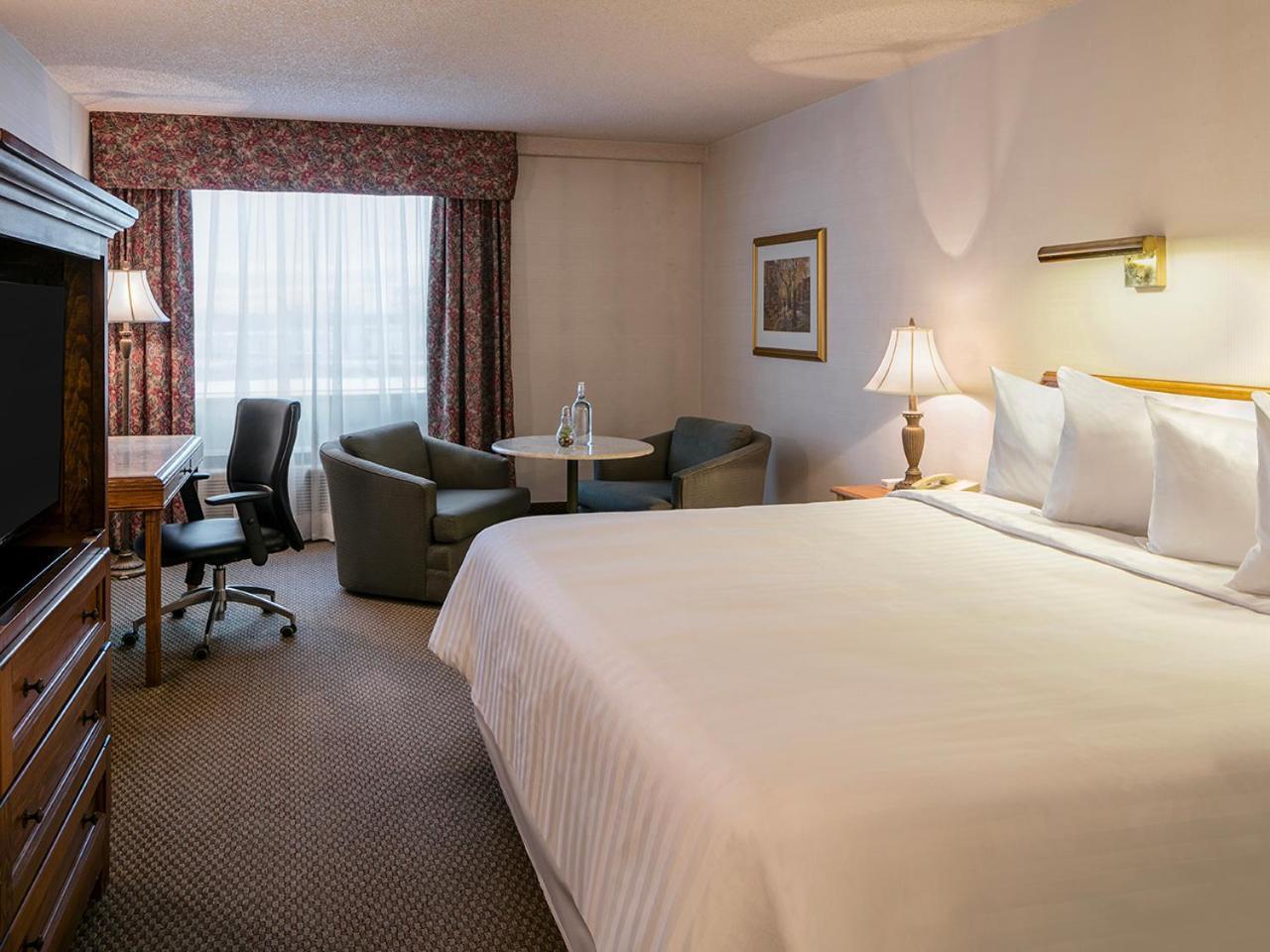 Hotels Gouverneur Montreal - Ile Charron Бушервил Екстериор снимка